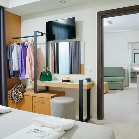 Encanto Village -apartments Ποτός