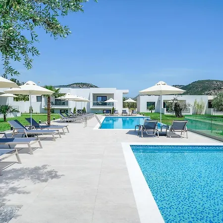 Encanto Village -apartments アパート