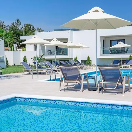 Encanto Village -apartments Ποτός