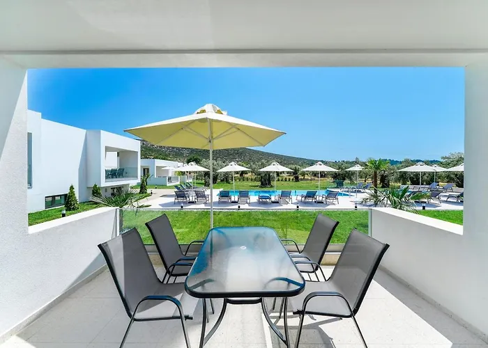 Encanto Village -apartments Potos