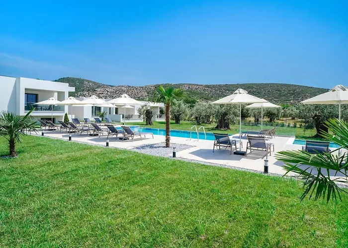 Encanto Village -apartments * Potos